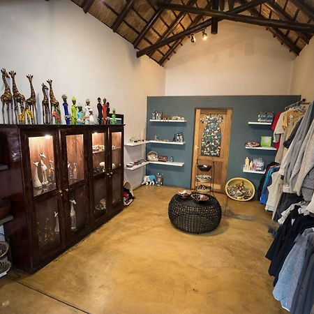 Elephant Plains Game Lodge เขตอนุรักษ์พันธุ์สัตว์ป่าซาบีแซนด์ ภายนอก รูปภาพ