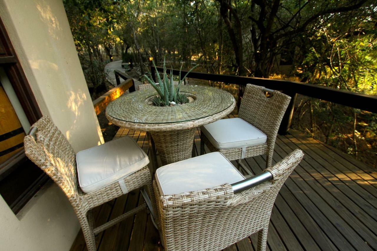 Elephant Plains Game Lodge เขตอนุรักษ์พันธุ์สัตว์ป่าซาบีแซนด์ ภายนอก รูปภาพ