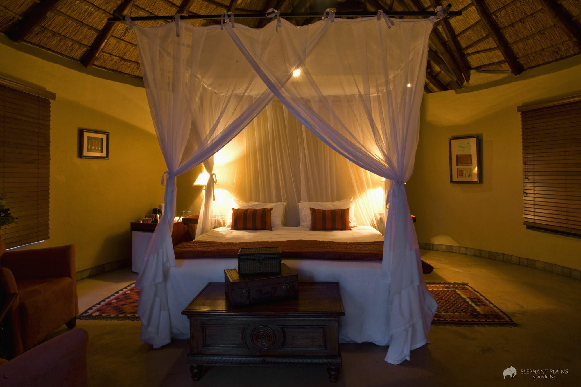 Elephant Plains Game Lodge เขตอนุรักษ์พันธุ์สัตว์ป่าซาบีแซนด์ ภายนอก รูปภาพ