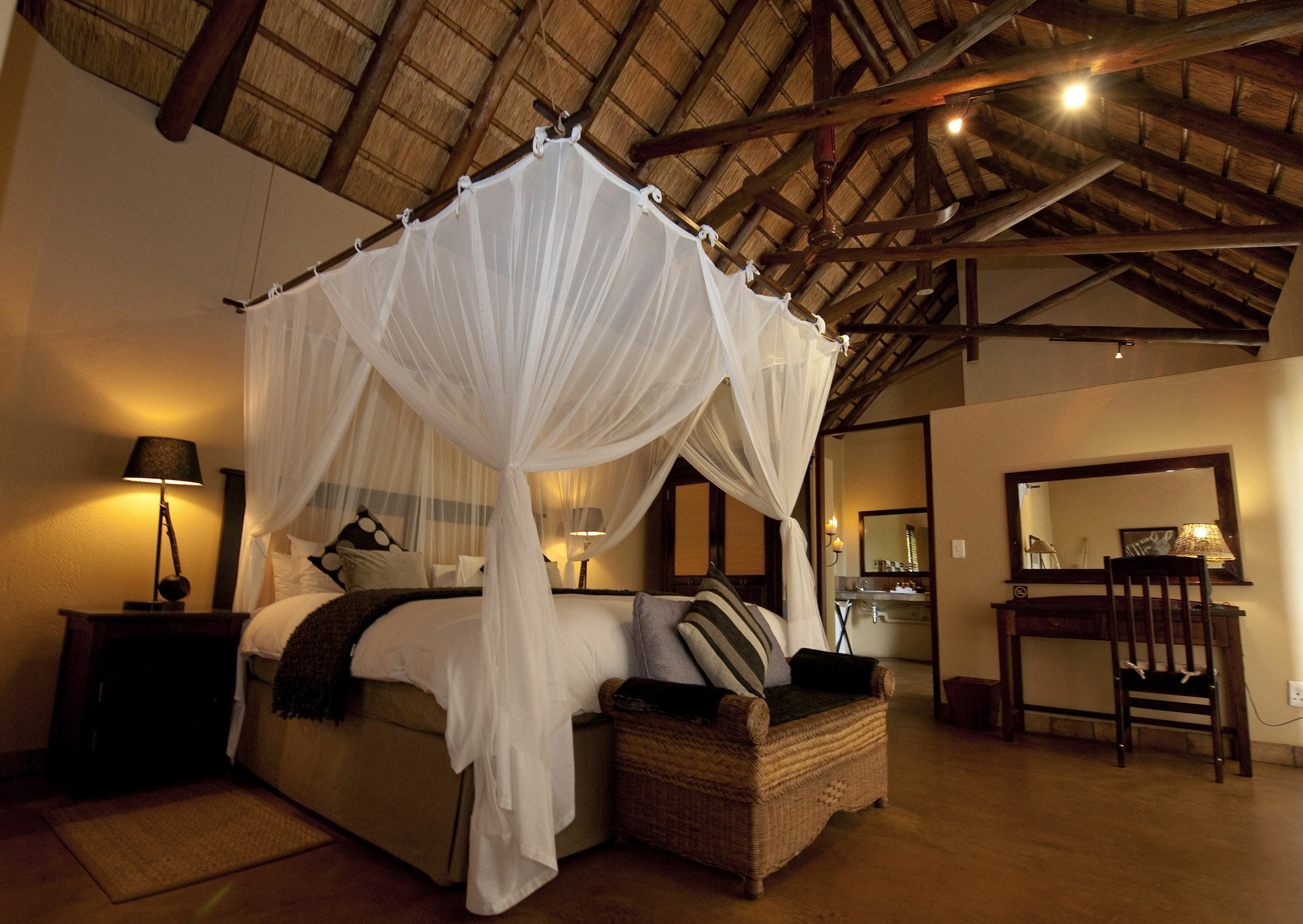 Elephant Plains Game Lodge เขตอนุรักษ์พันธุ์สัตว์ป่าซาบีแซนด์ ภายนอก รูปภาพ